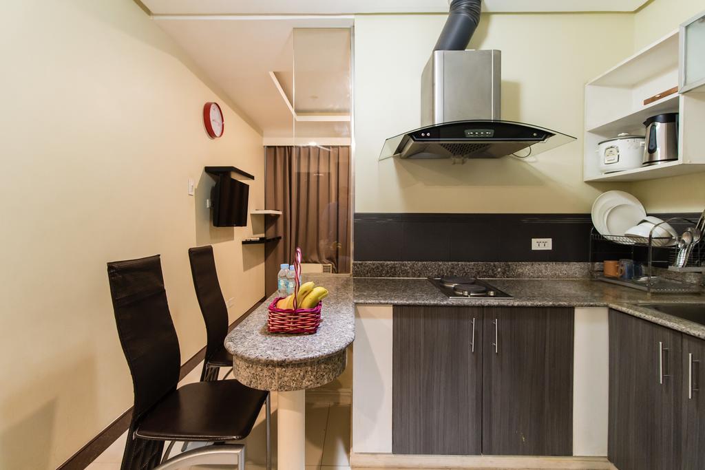 Jmm Apartment Suites Манила Экстерьер фото