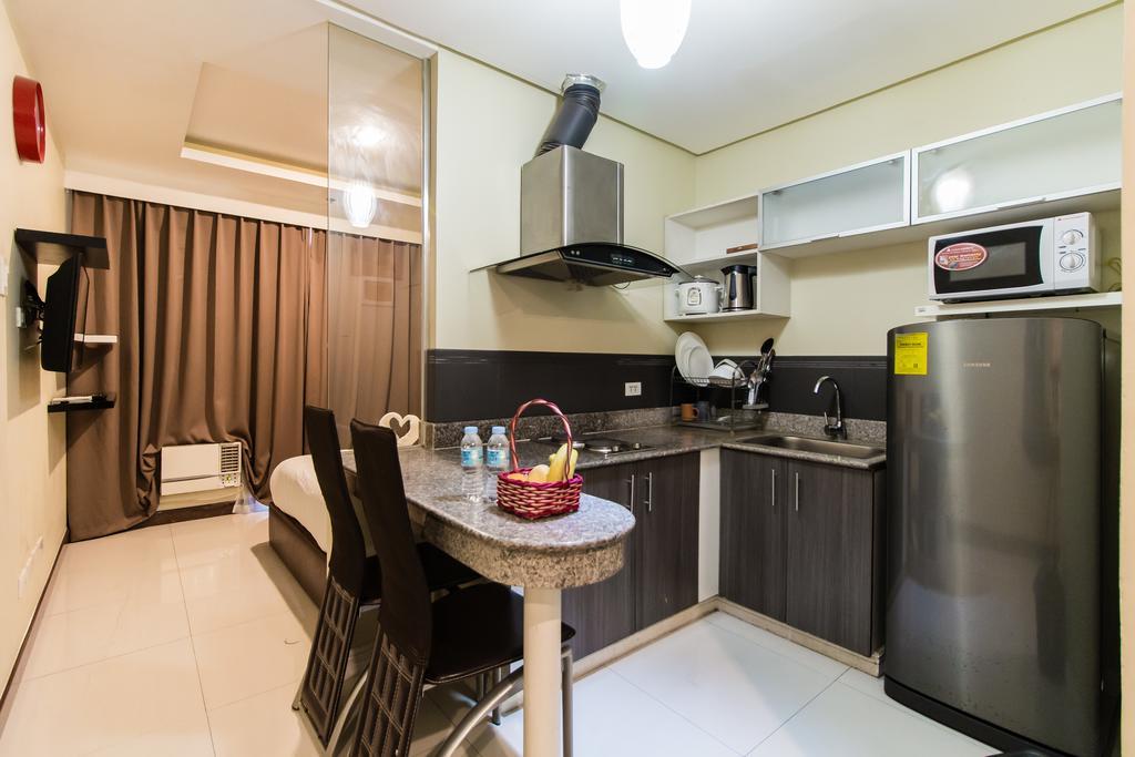 Jmm Apartment Suites Манила Экстерьер фото