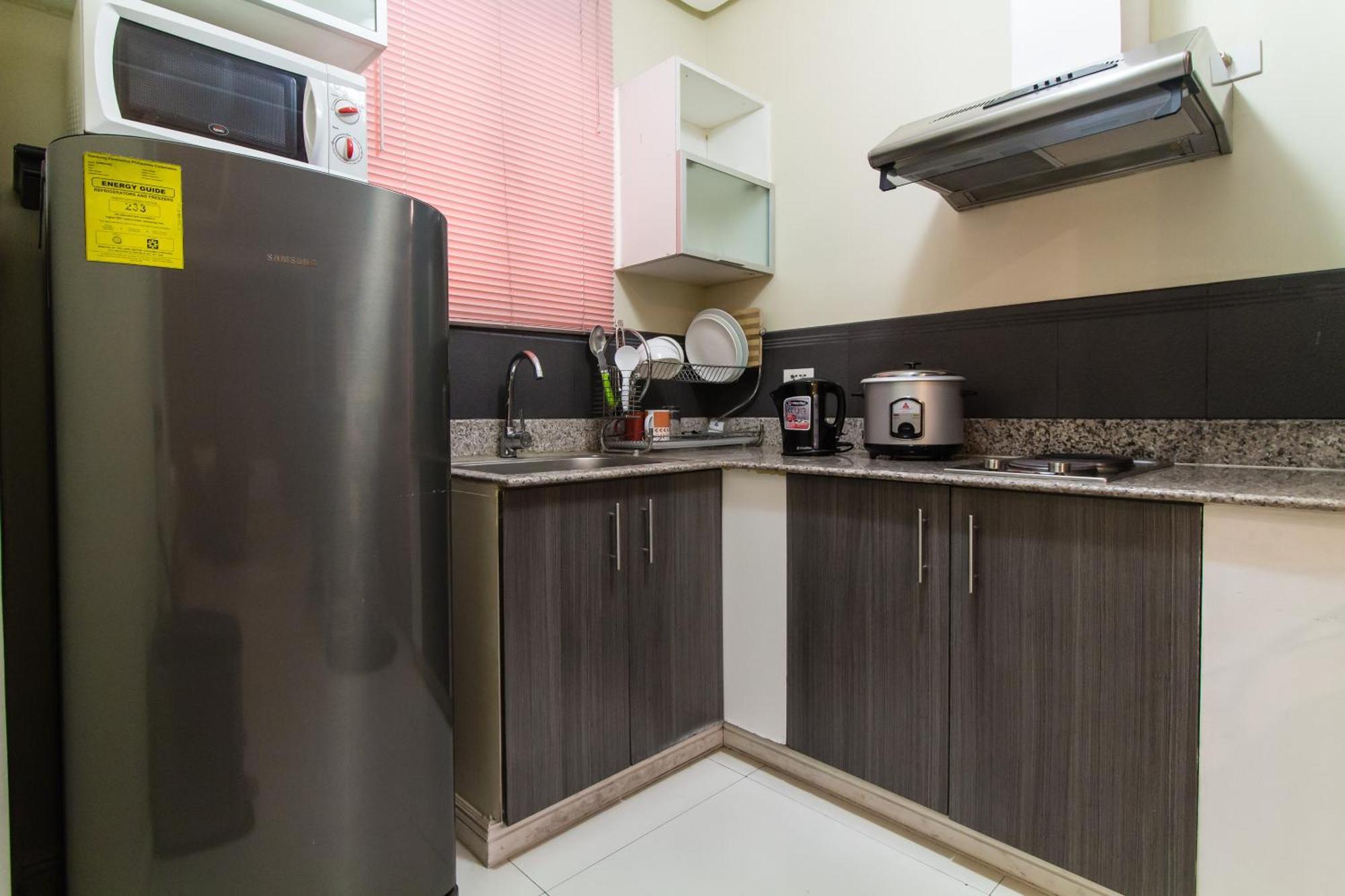 Jmm Apartment Suites Манила Экстерьер фото