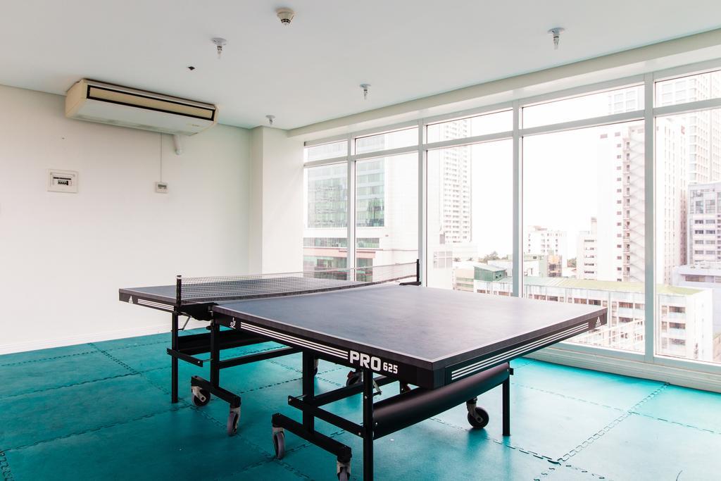 Jmm Apartment Suites Манила Экстерьер фото