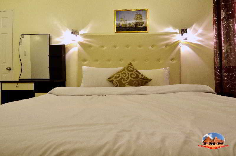 Jmm Apartment Suites Манила Экстерьер фото